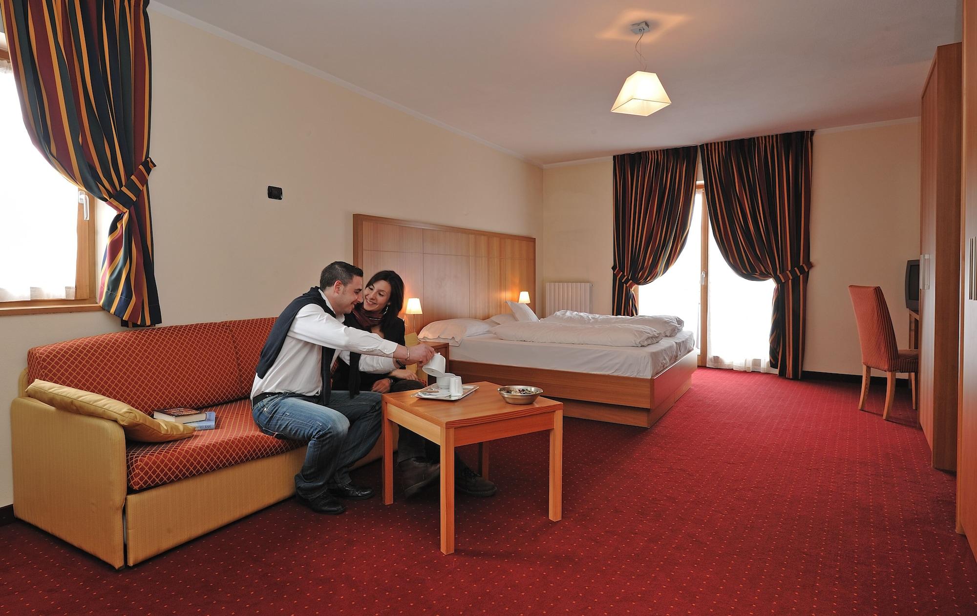 Touring Hotel